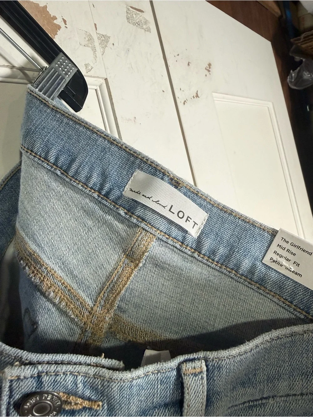 LOFT The Girlfriend Mid Rise Jeans Size 29P Lighter Wash NWT Petites Denim